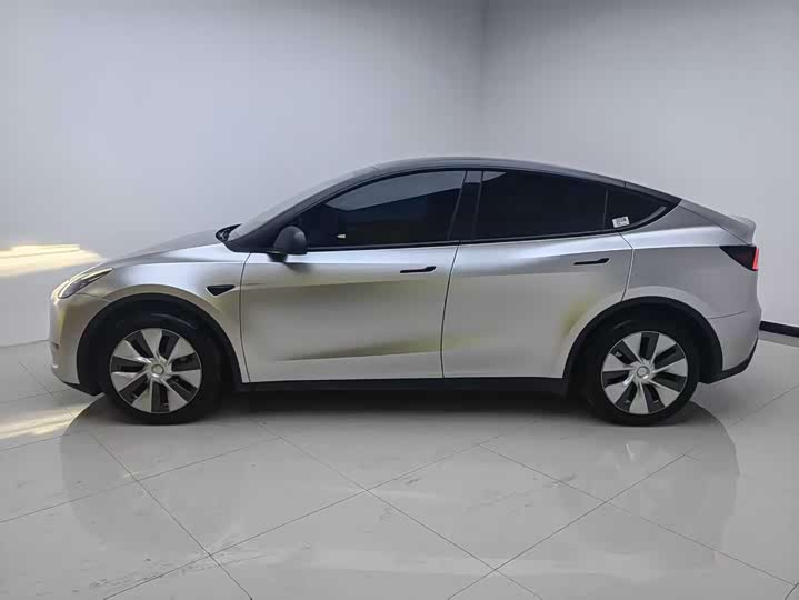 Фото 6 - Tesla Model Y