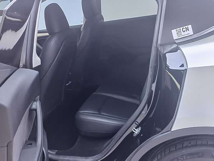 Фото 8 - Tesla Model Y