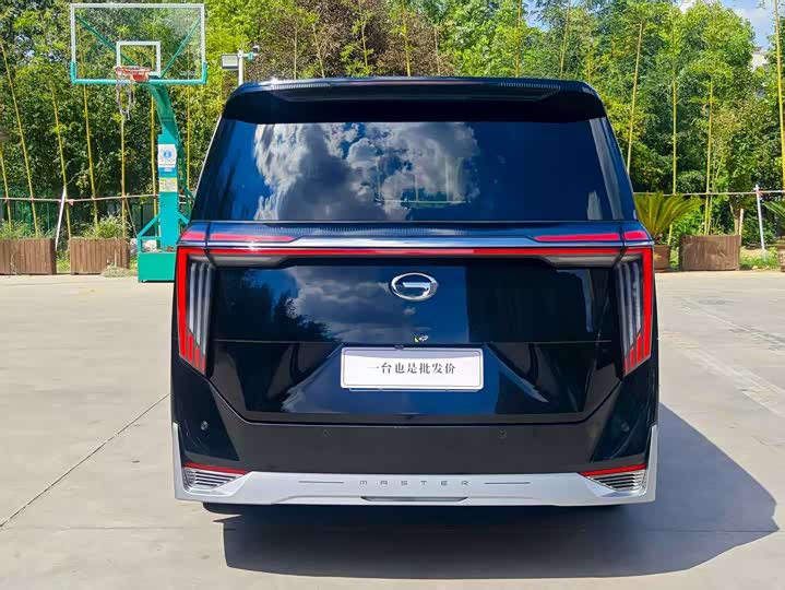 Фото 2 - GAC Trumpchi M8