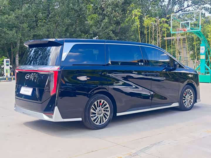 Фото 3 - GAC Trumpchi M8