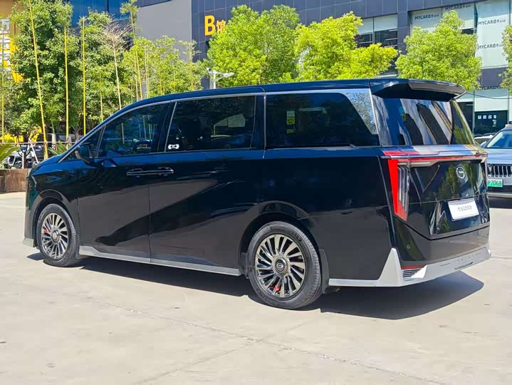 Фото 4 - GAC Trumpchi M8