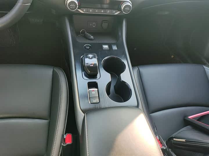 Фото 14 - Nissan Sylphy