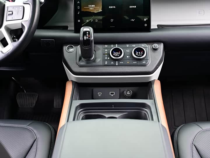 Фото 15 - Land Rover Defender