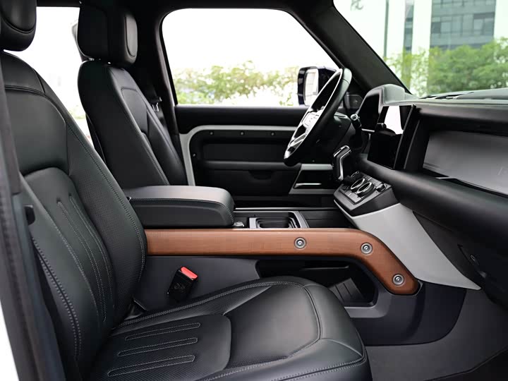 Фото 16 - Land Rover Defender