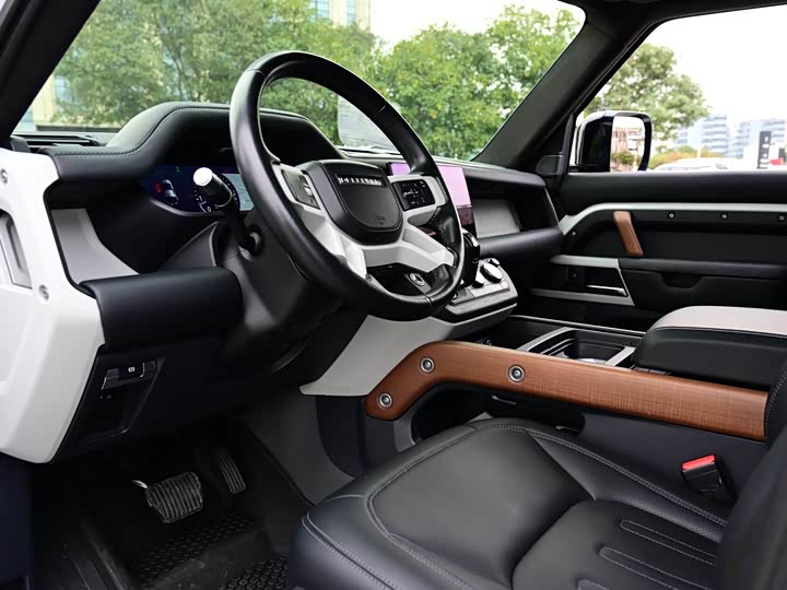 Фото 19 - Land Rover Defender