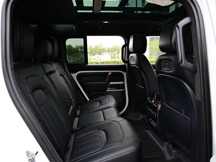 Фото 21 - Land Rover Defender