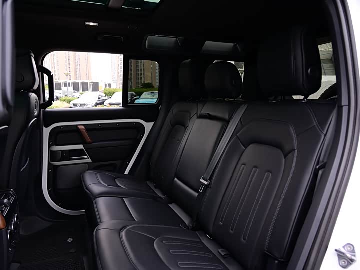 Фото 22 - Land Rover Defender