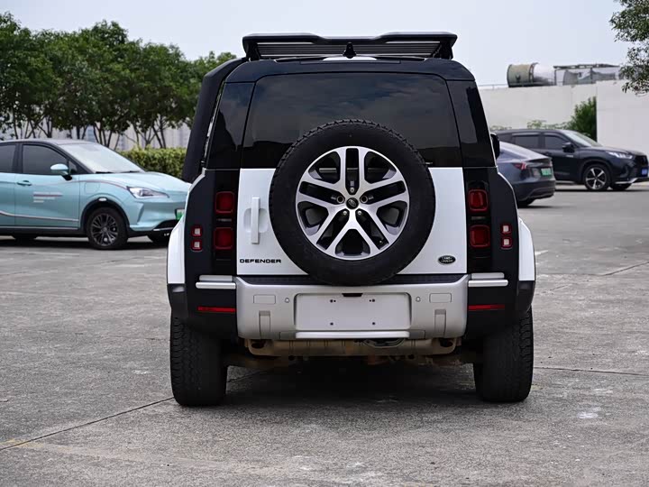 Фото 4 - Land Rover Defender