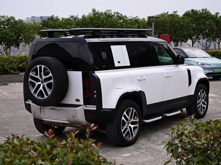 Фото 8 - Land Rover Defender