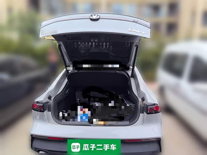 Фото 10 - Changan UNI-V