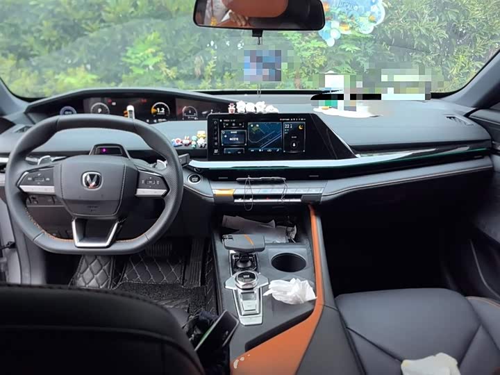 Фото 13 - Changan UNI-V