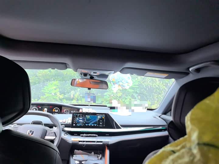 Фото 9 - Changan UNI-V