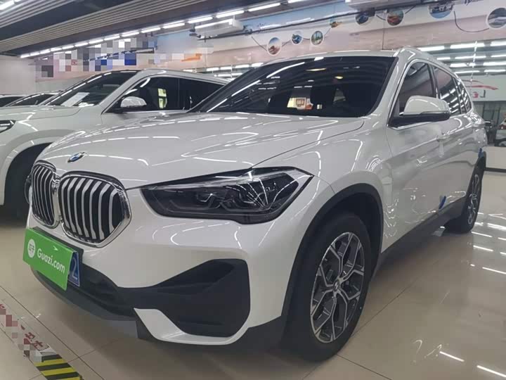 Фото 2 - BMW X1