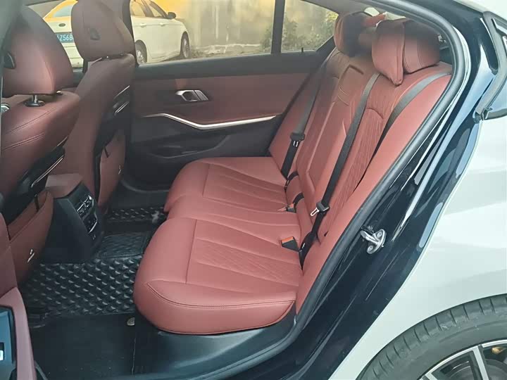 Фото 15 - BMW 3 Series