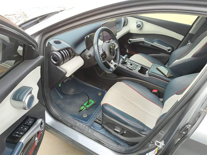 Фото 16 - BYD Yuan Plus