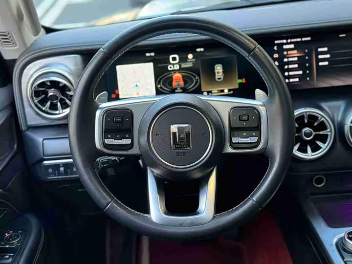 Фото 4 - Tank 300