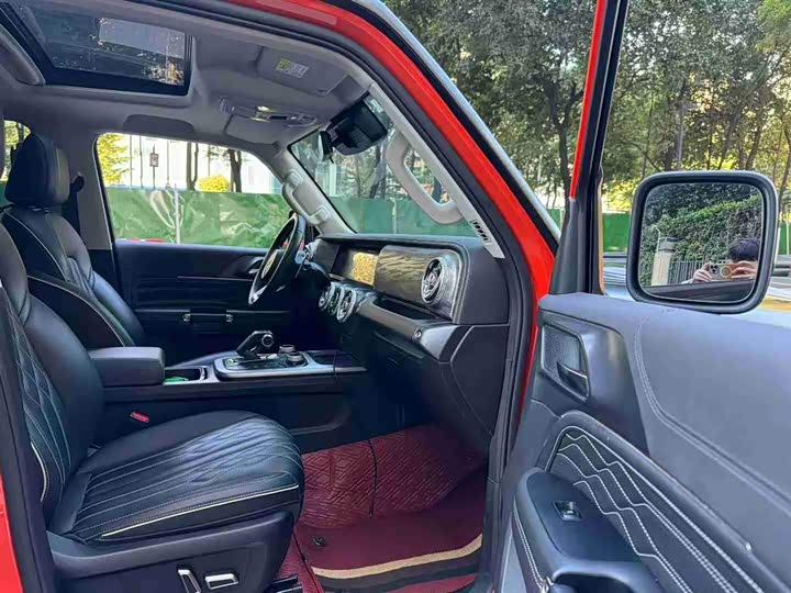 Фото 6 - Tank 300