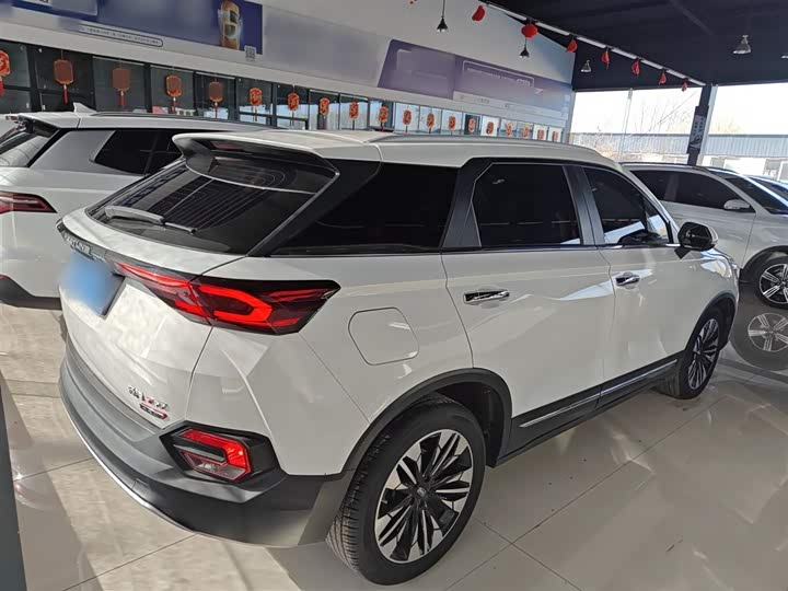 Фото 7 - Bestune T77