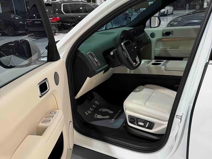 Фото 8 - LiXiang L7