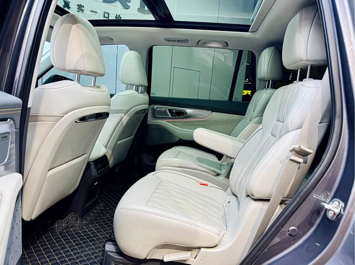 Фото 10 - GAC Trumpchi GS8