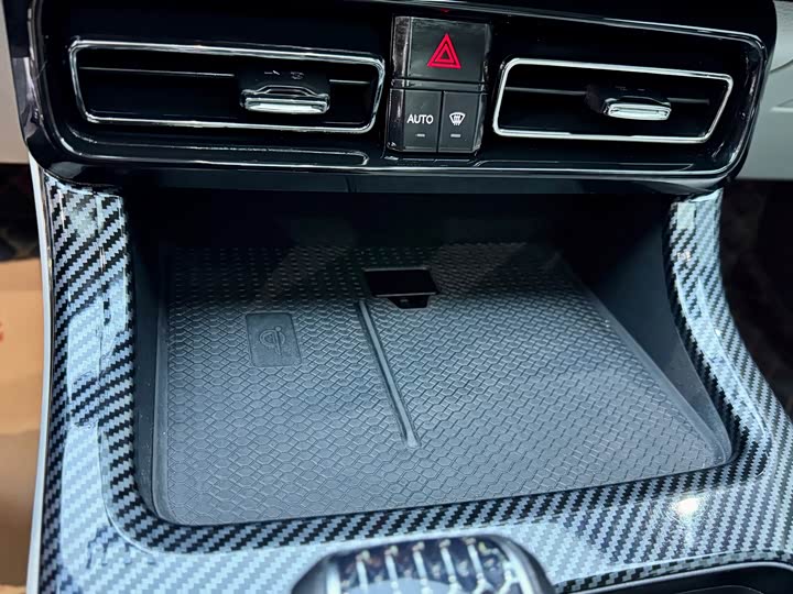 Фото 17 - GAC Trumpchi GS8