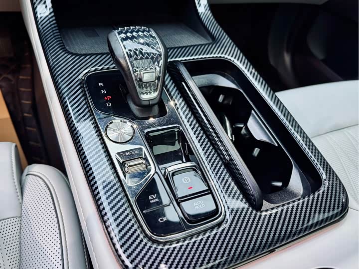 Фото 18 - GAC Trumpchi GS8