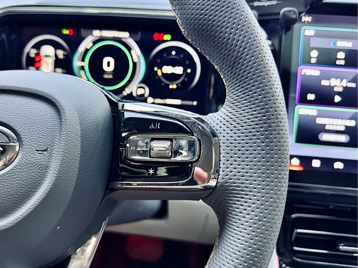 Фото 23 - GAC Trumpchi GS8