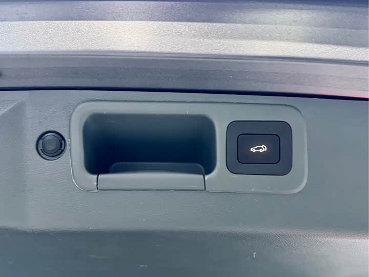 Фото 27 - GAC Trumpchi GS8