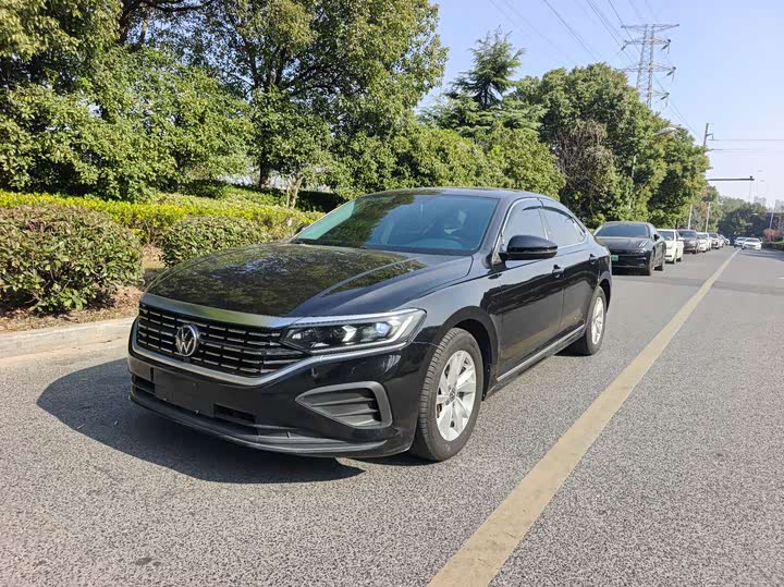 Фото 1 - Volkswagen Passat