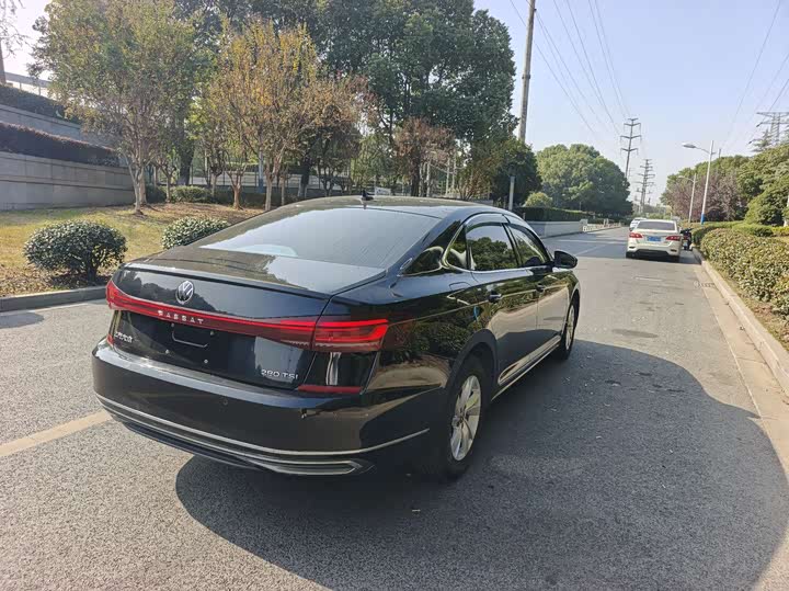 Фото 4 - Volkswagen Passat