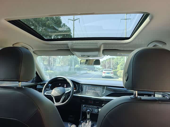 Фото 7 - Volkswagen Passat