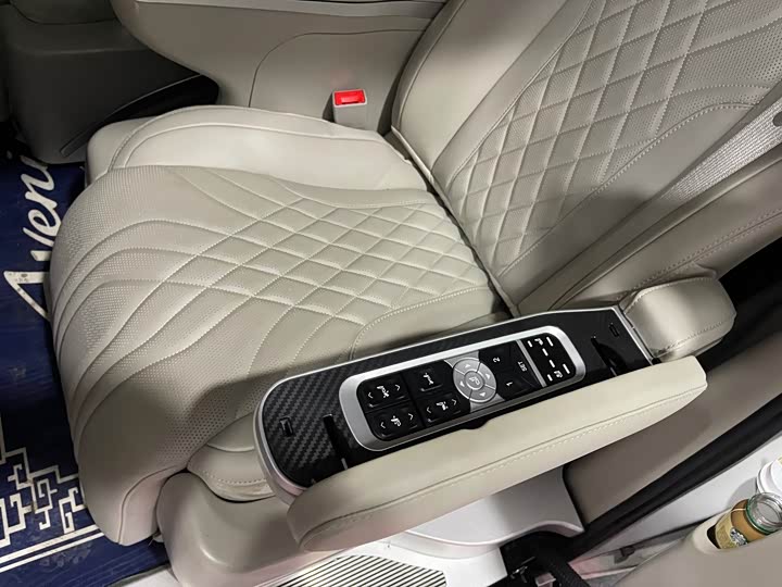 Фото 13 - Buick GL8 ES