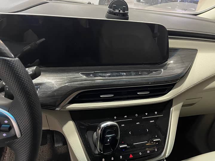 Фото 8 - Buick GL8 ES