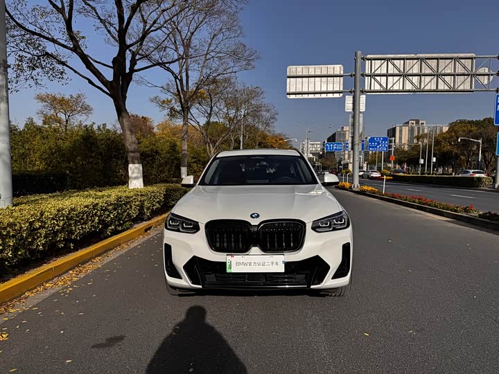 Фото 2 - BMW iX3