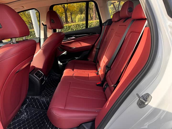 Фото 6 - BMW iX3