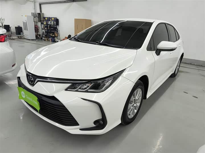 Фото 1 - Toyota Corolla