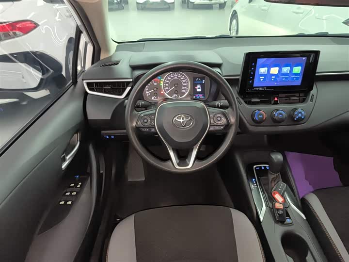 Фото 11 - Toyota Corolla