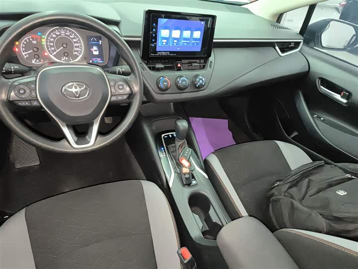 Фото 14 - Toyota Corolla