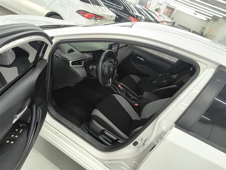 Фото 16 - Toyota Corolla