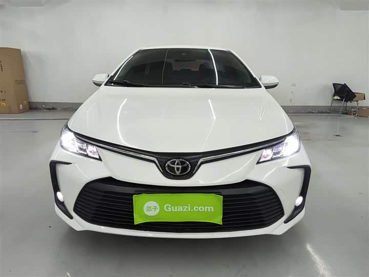 Фото 3 - Toyota Corolla