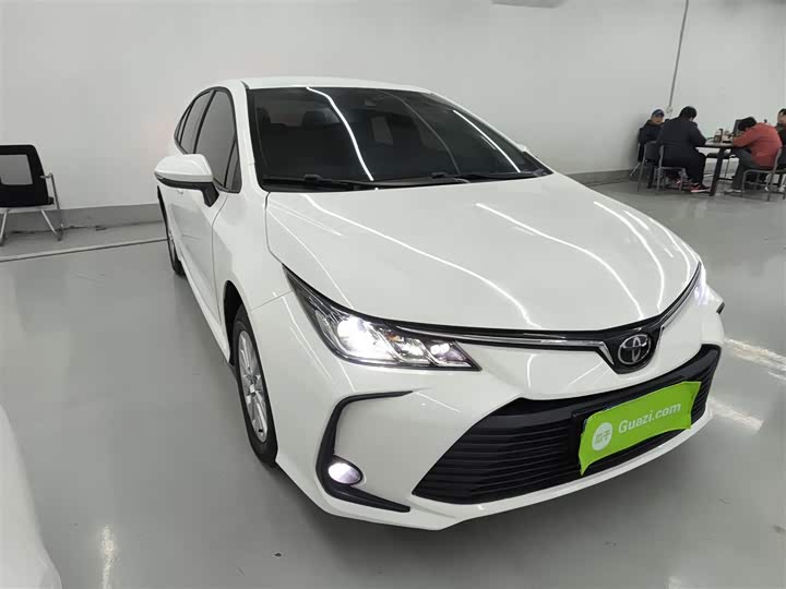 Фото 4 - Toyota Corolla