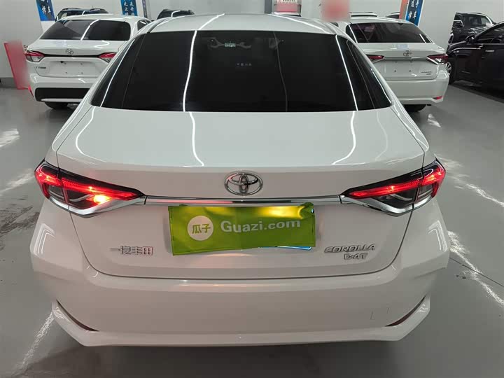 Фото 6 - Toyota Corolla