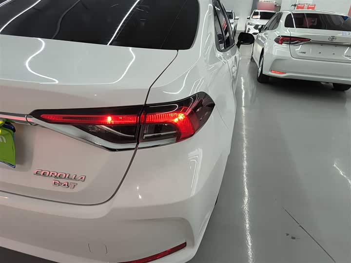 Фото 8 - Toyota Corolla