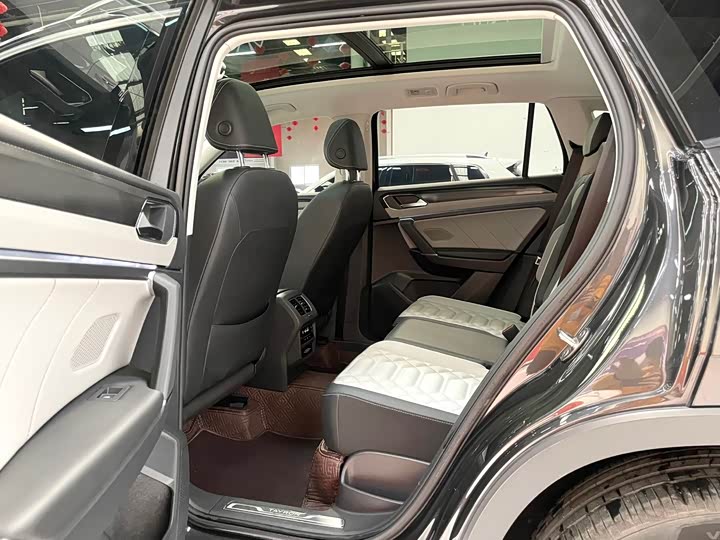 Фото 12 - Volkswagen Tayron