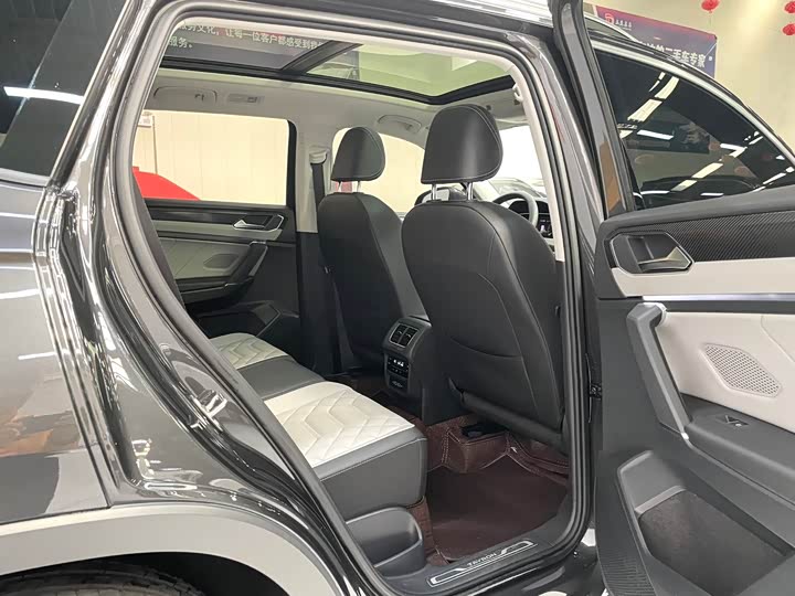 Фото 13 - Volkswagen Tayron