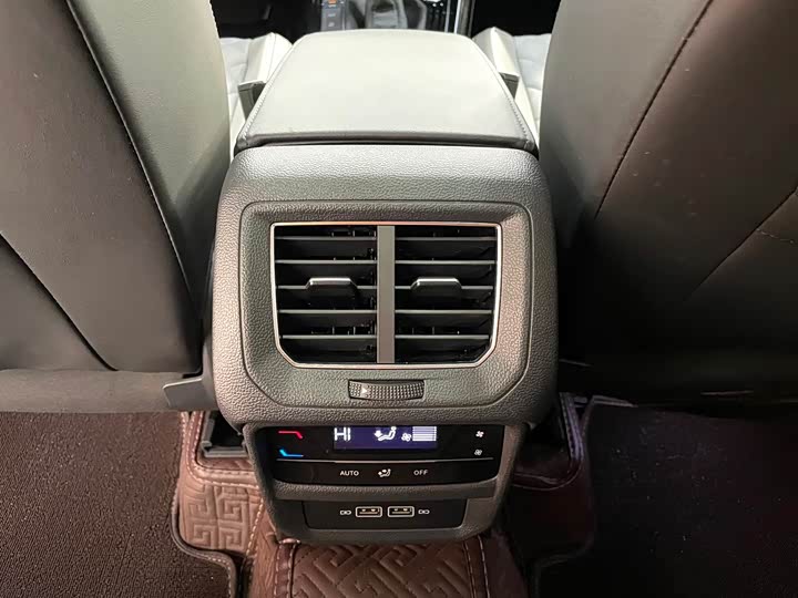 Фото 14 - Volkswagen Tayron