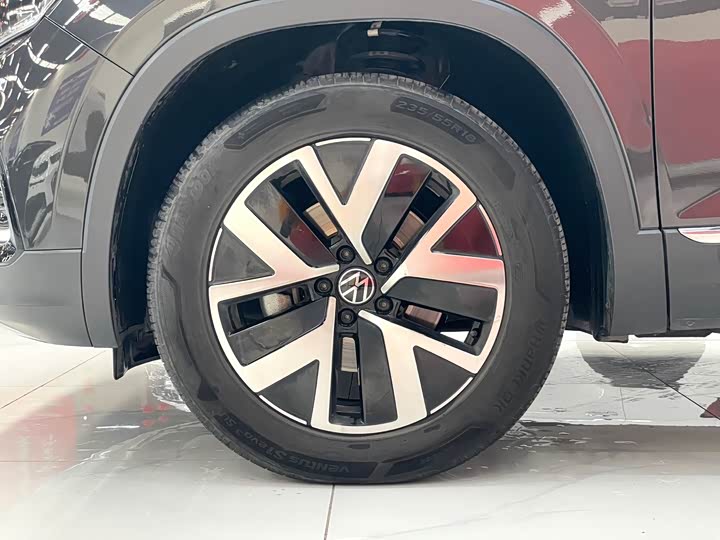 Фото 16 - Volkswagen Tayron