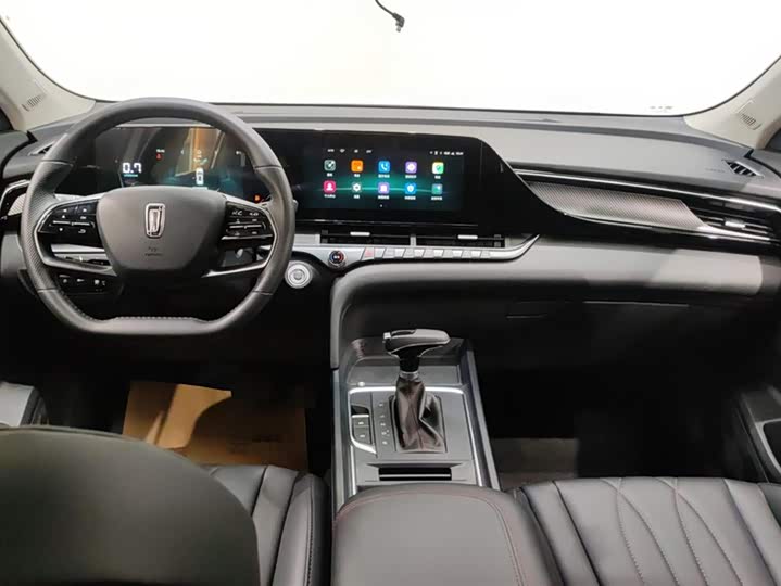 Фото 12 - Bestune T55