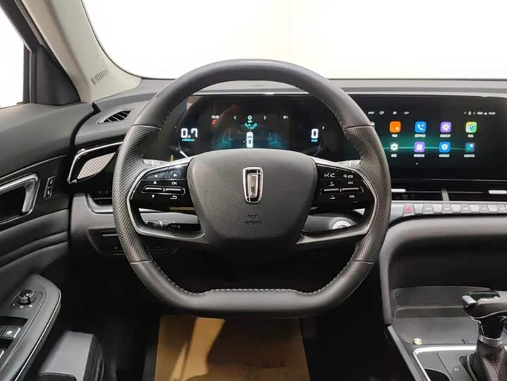 Фото 15 - Bestune T55