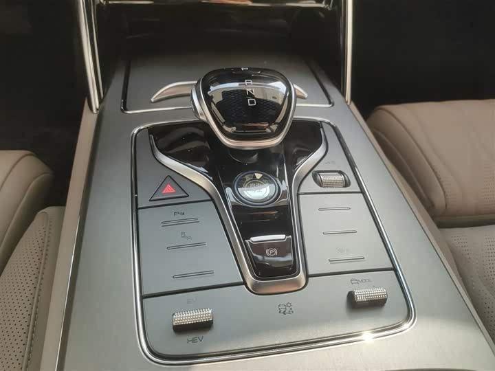 Фото 14 - BYD Tang Hybrid/EV